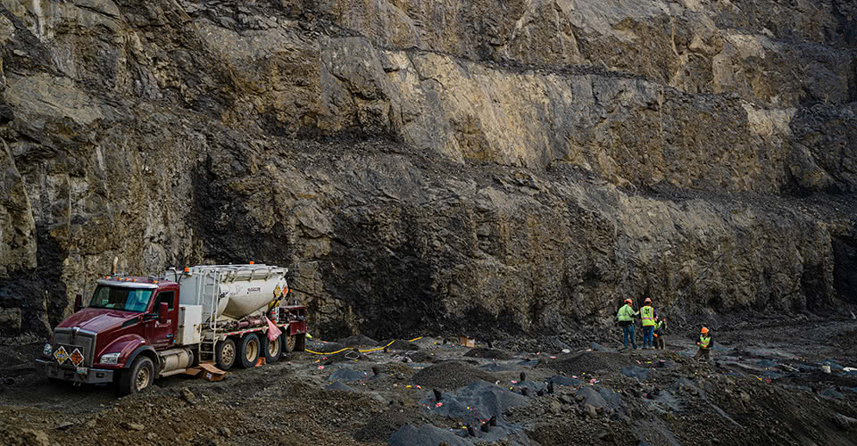 mccallum rock drilling pacific northwest rock blasting construction mining quarry team forestry